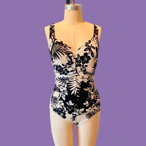 Vintage Black and White Floral Ruched One Piece Swimsuit, Size‎ 8